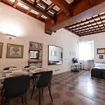 The Best Rent - Piazza di Firenze Apartment